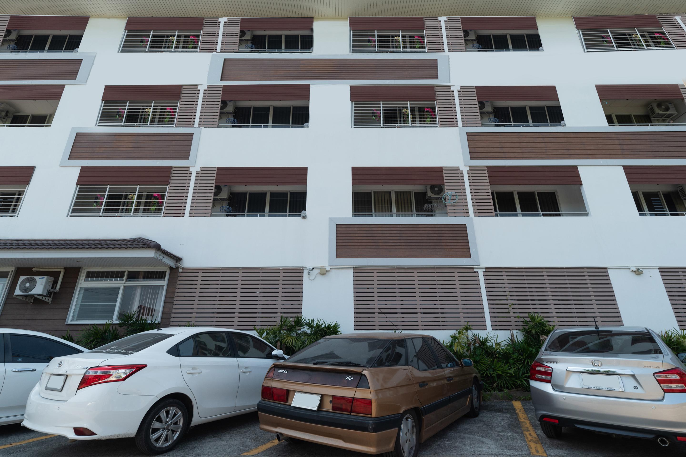 Ruan Plaisoi Apartment Bangkok Exterior photo