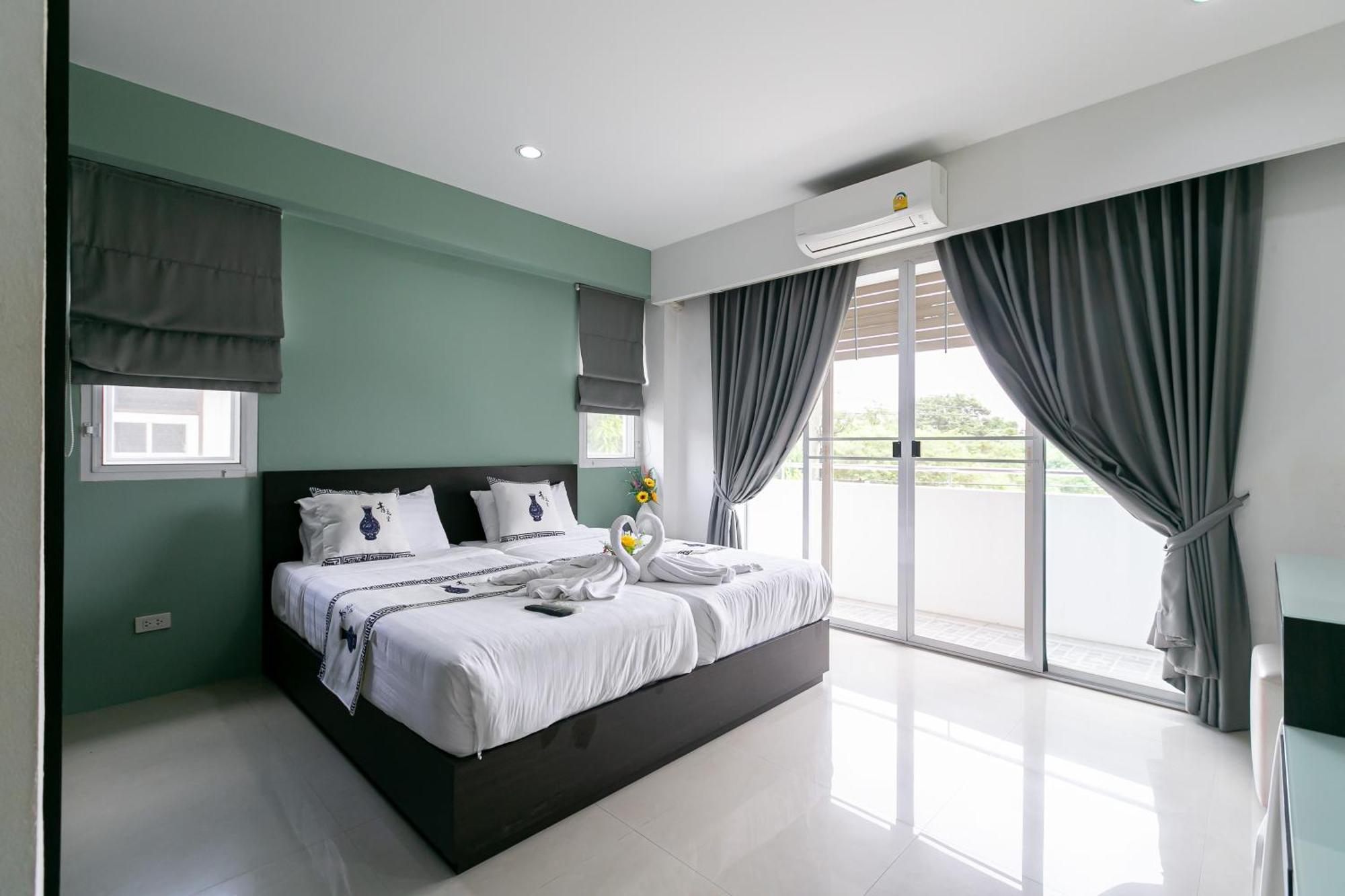 Ruan Plaisoi Apartment Bangkok Exterior photo