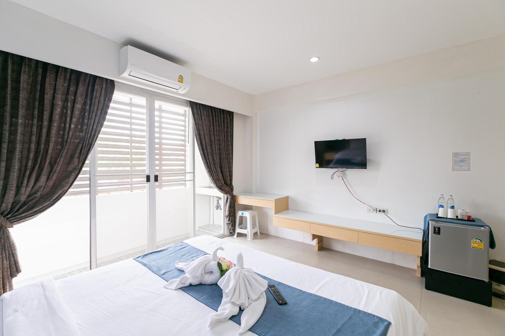 Ruan Plaisoi Apartment Bangkok Exterior photo